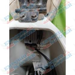 CENTRALINA PowerSafe - REGOLA TENSIONE SU VESPA 50 (ADATTO PER SALVARE LAMPADE E PER KIT LED)
