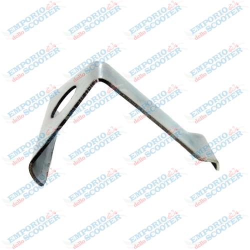 GANCHO SOBRE LLANTA PARA CUBRERUEDA VESPA 125 T5