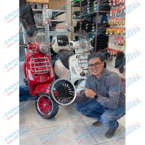 CERCHIO NERO BORDO LUCIDO VESPA GTS