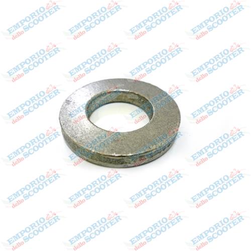 THICKNESS WASHER BETWEEN NUT AND REAR DRUM