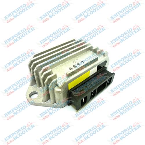 REGOLATORE DI TENSIONE 3 USCITE - VESPA PX - ORIGINALE PIAGGIO