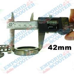 NEEDLE ROLLER BEARING ON GEAR SELECTOR SHAFT VESPA - DIMENSIONS IN PHOTO 2-3