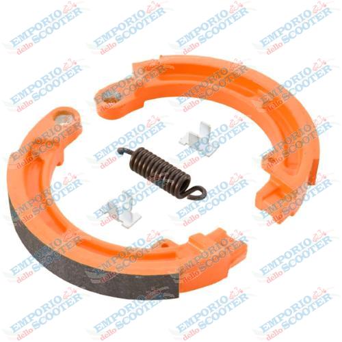 MACHOIRES FREIN AVANT VESPA 50, 90, 125 PRIM., ET3, V1T>15T, V30T>33T, VM1T>2T, VN1T>2T, VNA1T>2T,VNB1T>6T,SUPER VNC1T, VESPA 150 VL1T>3T,VB1T, VBA1T,VBB1T>2T,SUPER VBC1T